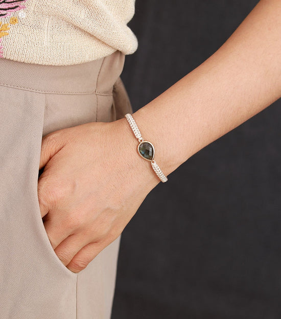 Bracelet Pierre Naturelle Labradorite – Goutte Facettée sur Cordon Tressé Macramé Fait Main